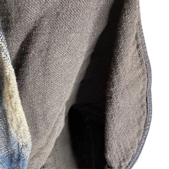 John Varvatos Medium Instulated Flannel Blue/White Plaid Shacket - Picture 5 of 6